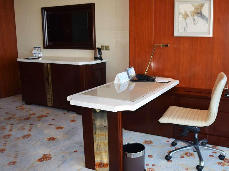 Shangri-La Hotel Qinhuangdao image