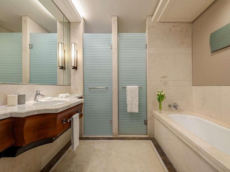 Shangri-La Hotel Qinhuangdao image