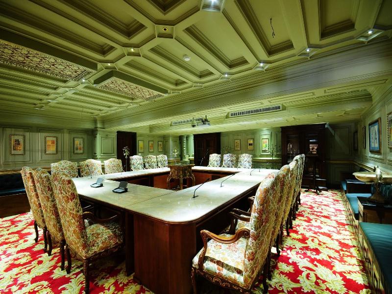The Old England Hotel