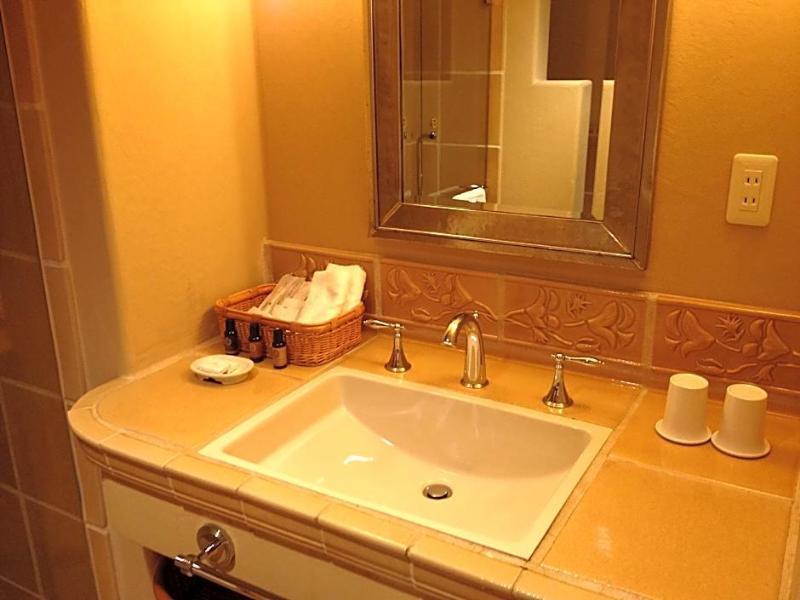 Poppy Springs Resort and Spa image