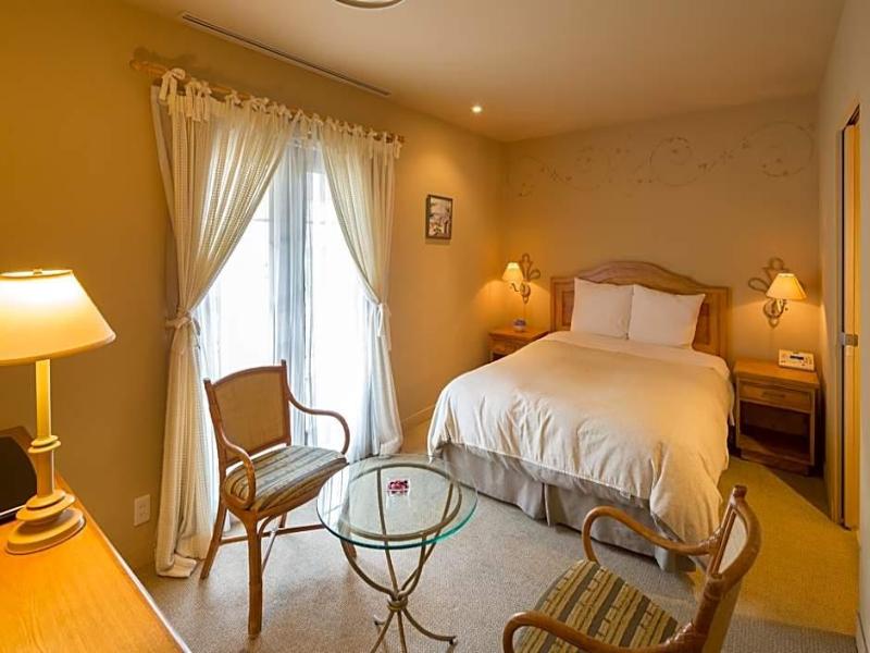 Poppy Springs Resort and Spa image