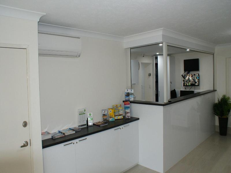 Mari Court Resort image