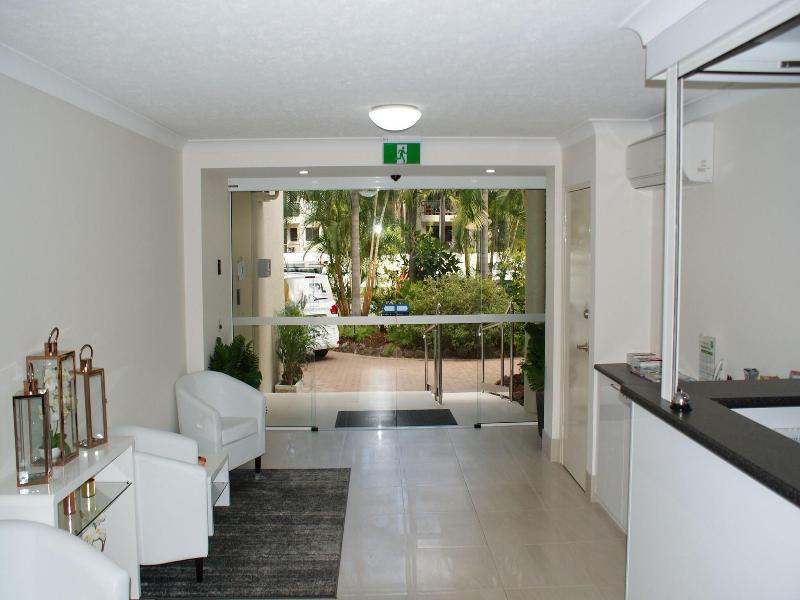 Mari Court Resort image