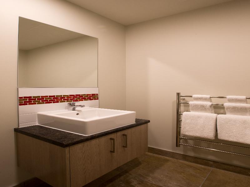 Ramada Suites by Wyndham Christchurch City image