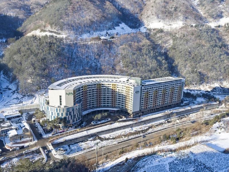 May Hills Resort (Ex. Sundail Resort)