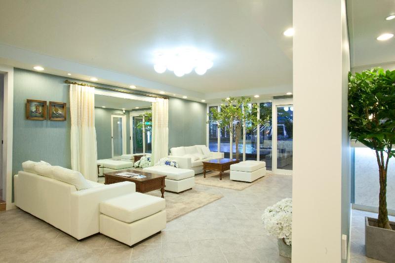 The Blue Hill Condo