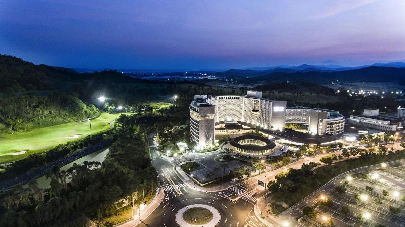 Lotte Buyeo Resort image