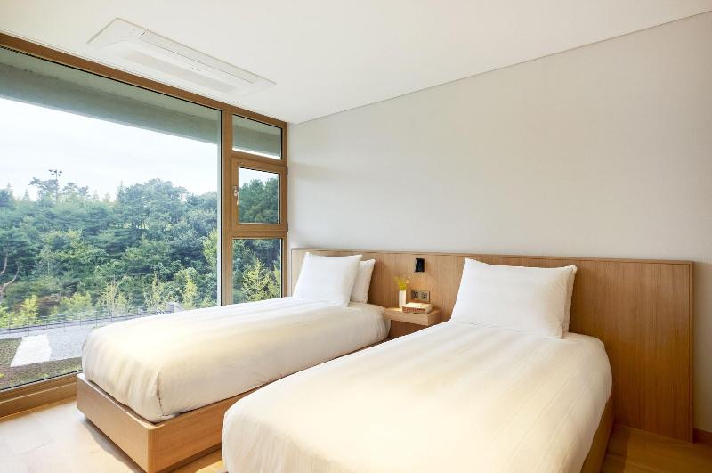 Lotte Buyeo Resort image