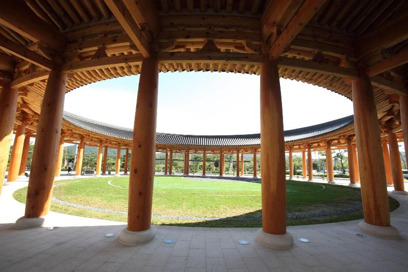 Lotte Buyeo Resort image