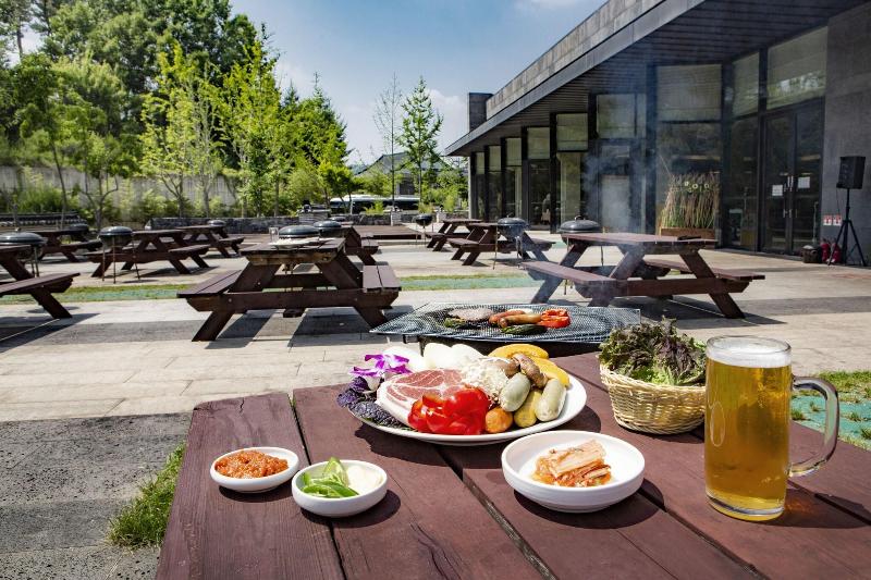 Lotte Buyeo Resort image