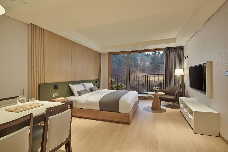 Lotte Buyeo Resort image