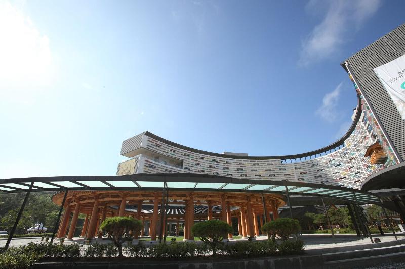 Lotte Buyeo Resort image
