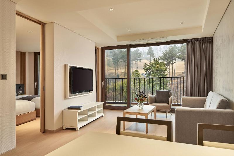 Lotte Buyeo Resort image