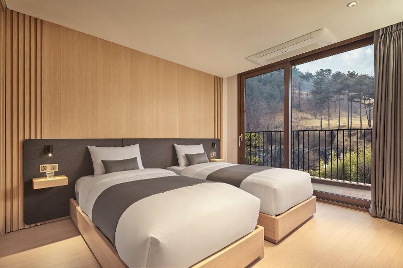 Lotte Buyeo Resort image