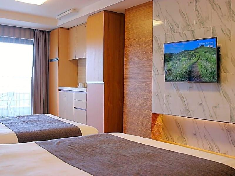 Luceville Resort image