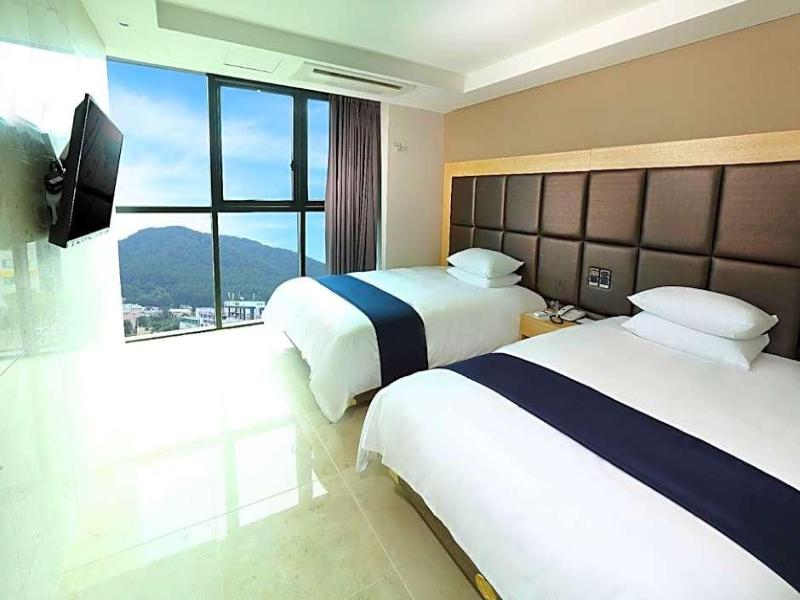 Hotel The One image