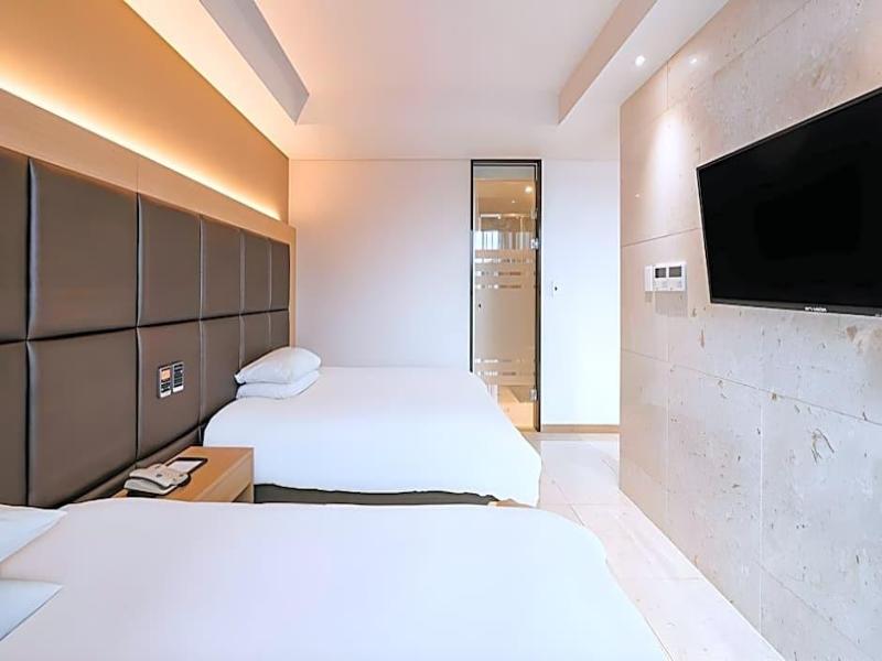 Hotel The One image