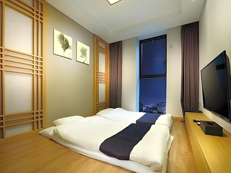 Hotel The One image