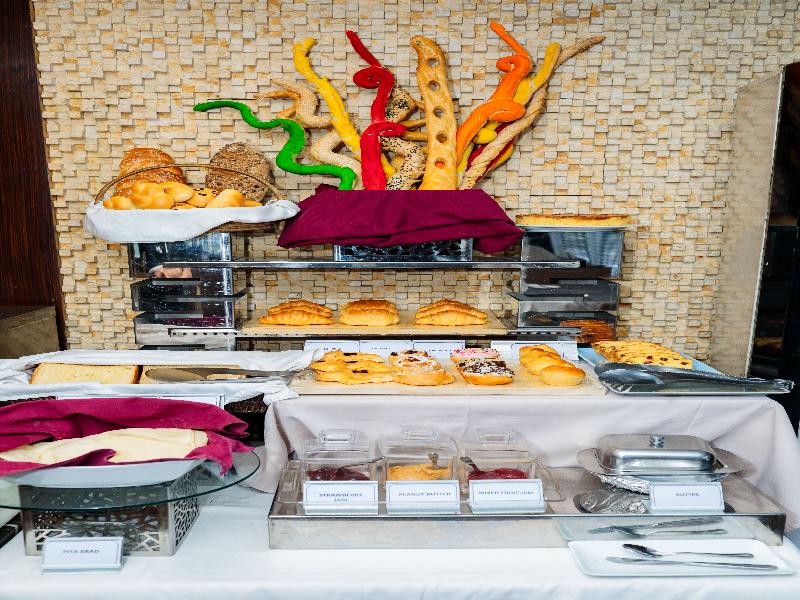 Best Western Plus Maple Leaf image