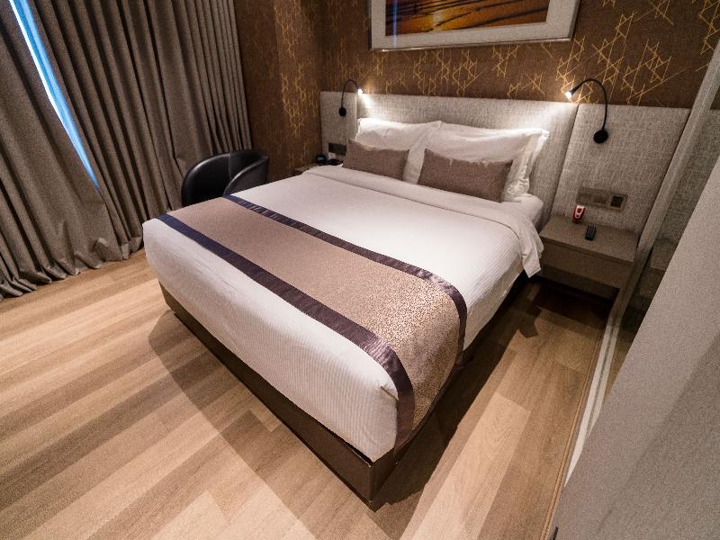 Best Western Plus Maple Leaf image