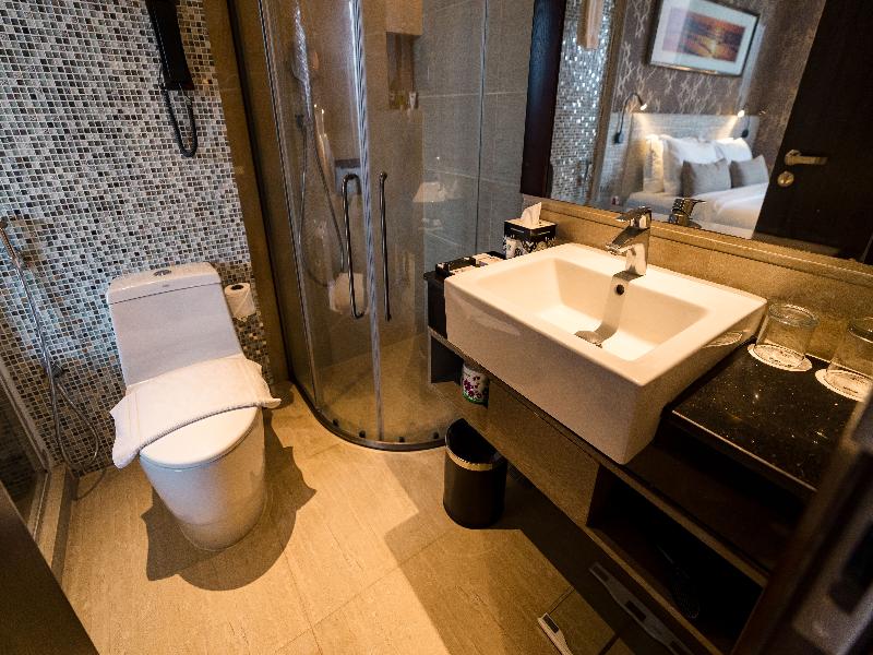 Best Western Plus Maple Leaf image