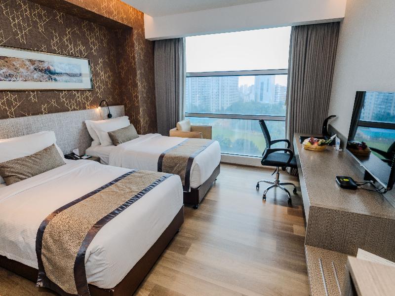Best Western Plus Maple Leaf image