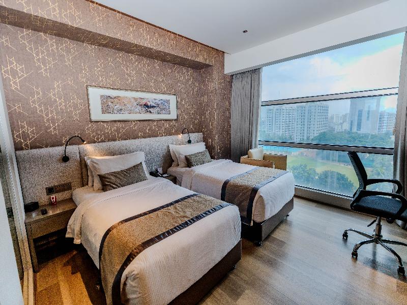 Best Western Plus Maple Leaf image
