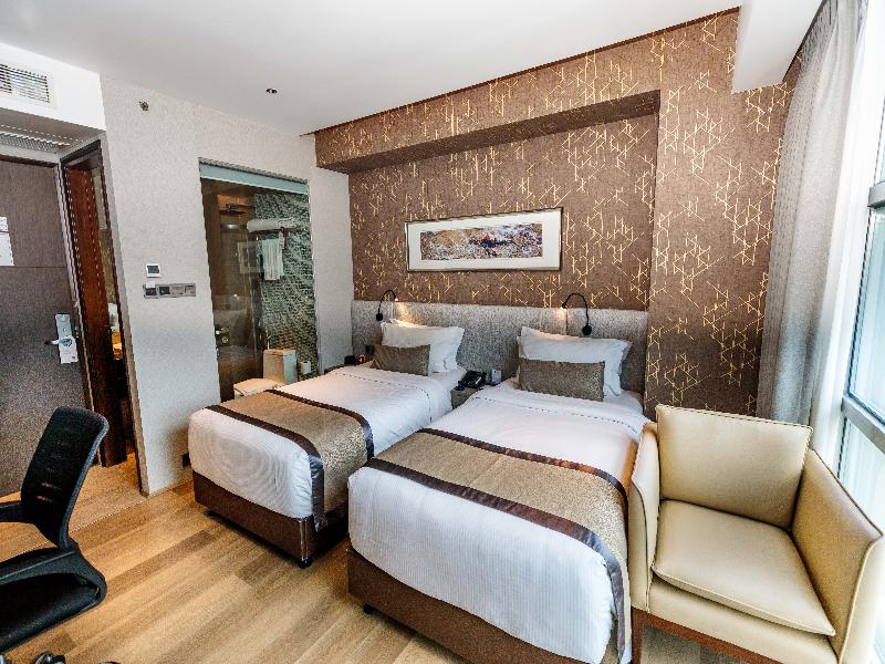 Best Western Plus Maple Leaf image
