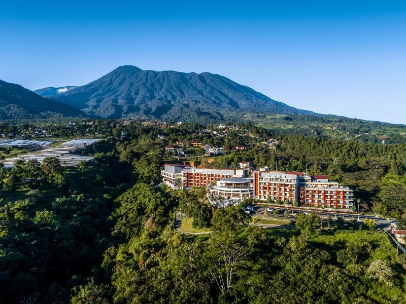 Pesona Alam Resort & Spa Puncak image
