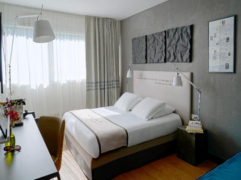 Hotel Litteraire Alexandre Vialatte, BW Signature image