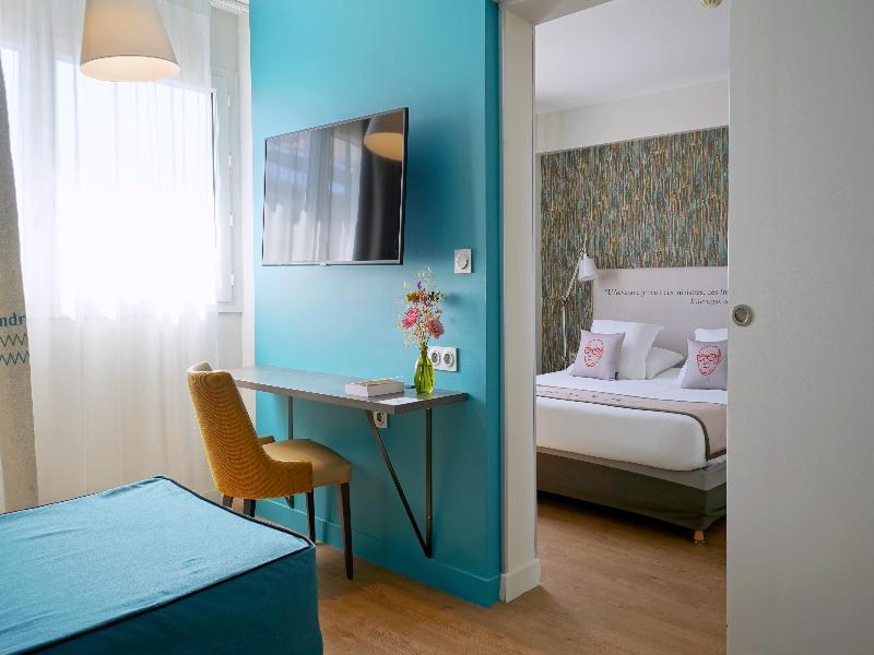 Hotel Litteraire Alexandre Vialatte, BW Signature image