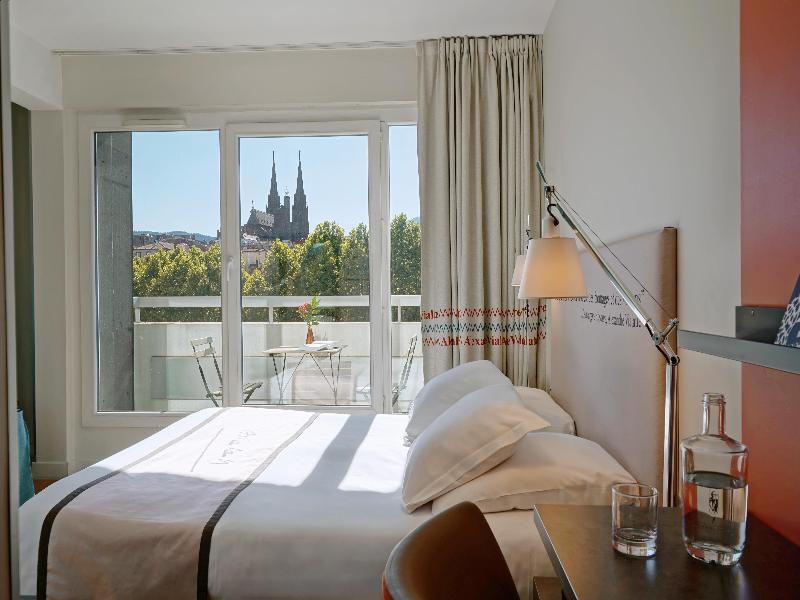 Hotel Litteraire Alexandre Vialatte, BW Signature image