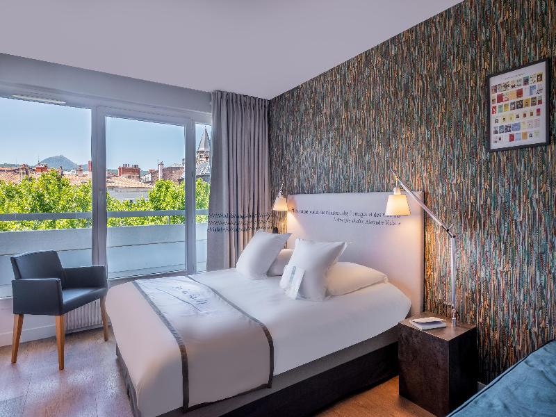 Hotel Litteraire Alexandre Vialatte, BW Signature image