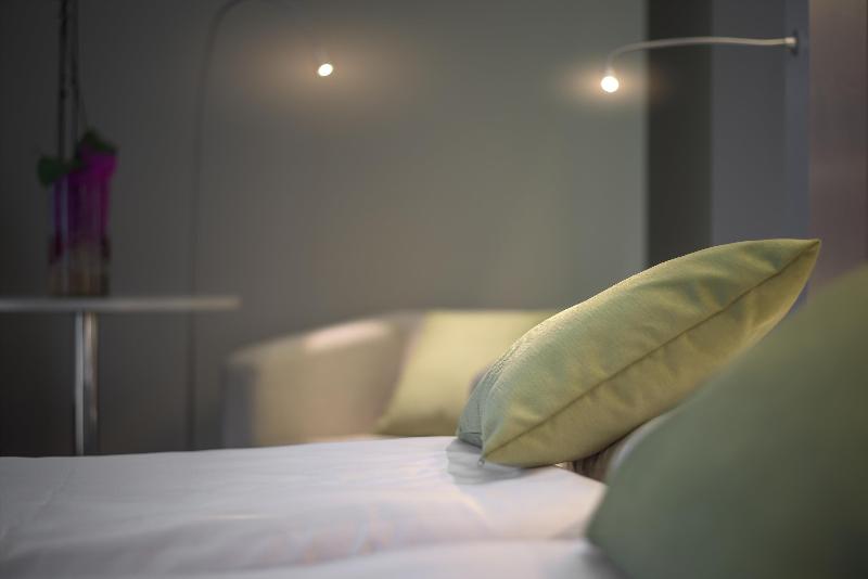 Best Western Plus Lakeside Hotel image