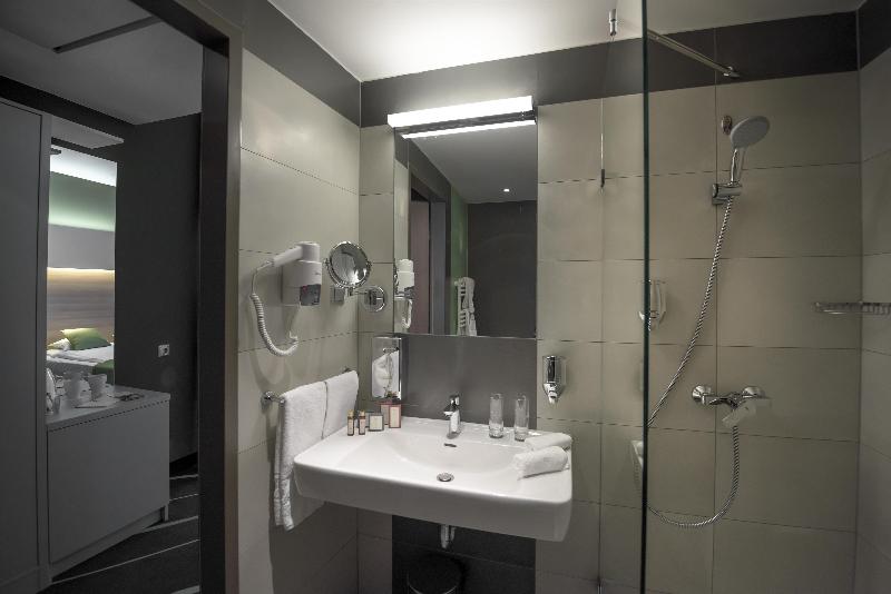 Best Western Plus Lakeside Hotel image