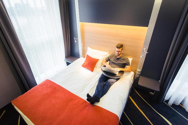 Best Western Plus Lakeside Hotel image