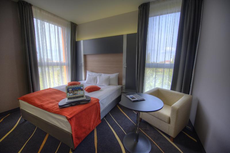 Best Western Plus Lakeside Hotel image