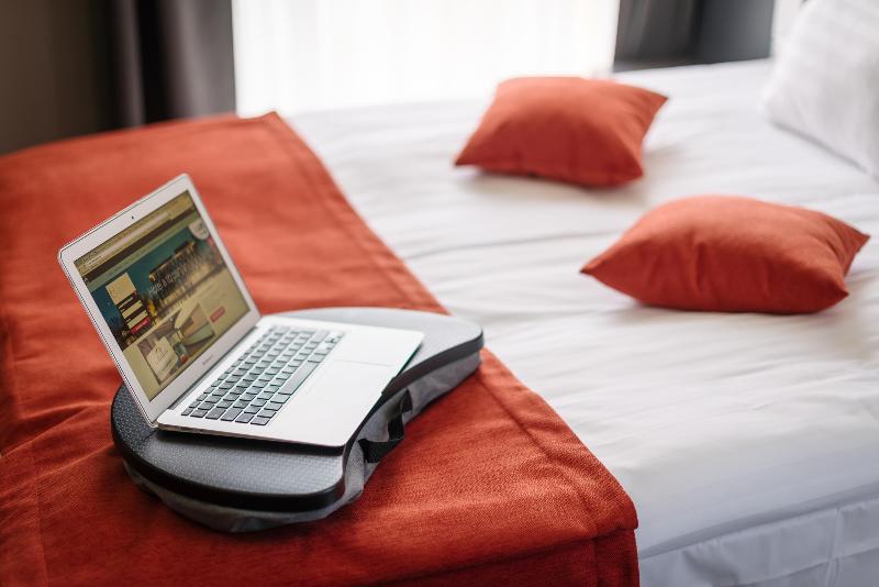 Best Western Plus Lakeside Hotel image