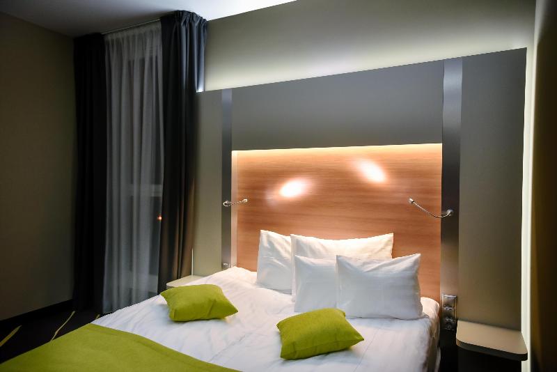 Best Western Plus Lakeside Hotel image