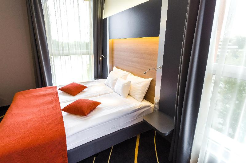 Best Western Plus Lakeside Hotel image