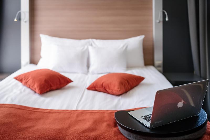 Best Western Plus Lakeside Hotel image