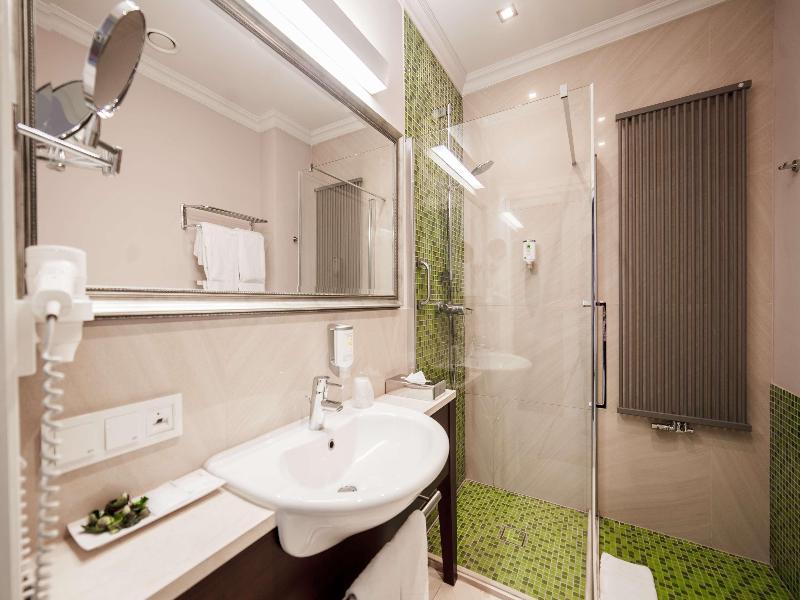 BEST WESTERN PLUS Hotel Dyplomat image