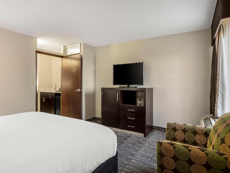 Best Western Plus Jonesboro Inn & Suites image