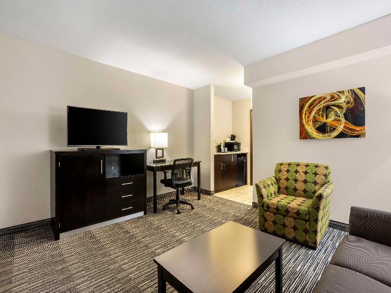Best Western Plus Jonesboro Inn & Suites image