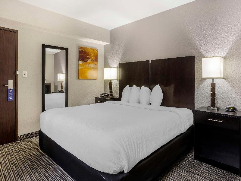 Best Western Plus Jonesboro Inn & Suites image