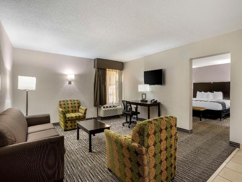 Best Western Plus Jonesboro Inn & Suites image