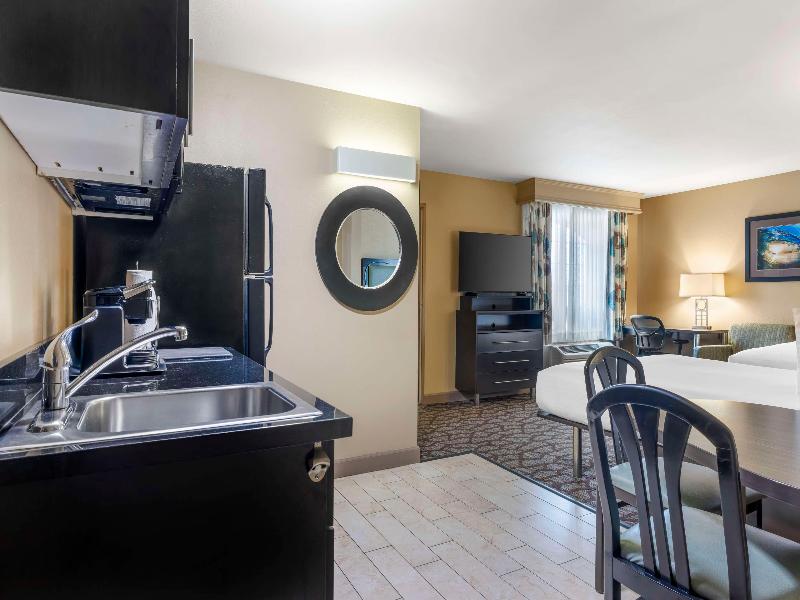 Best Western Plus Oceanside Palms image