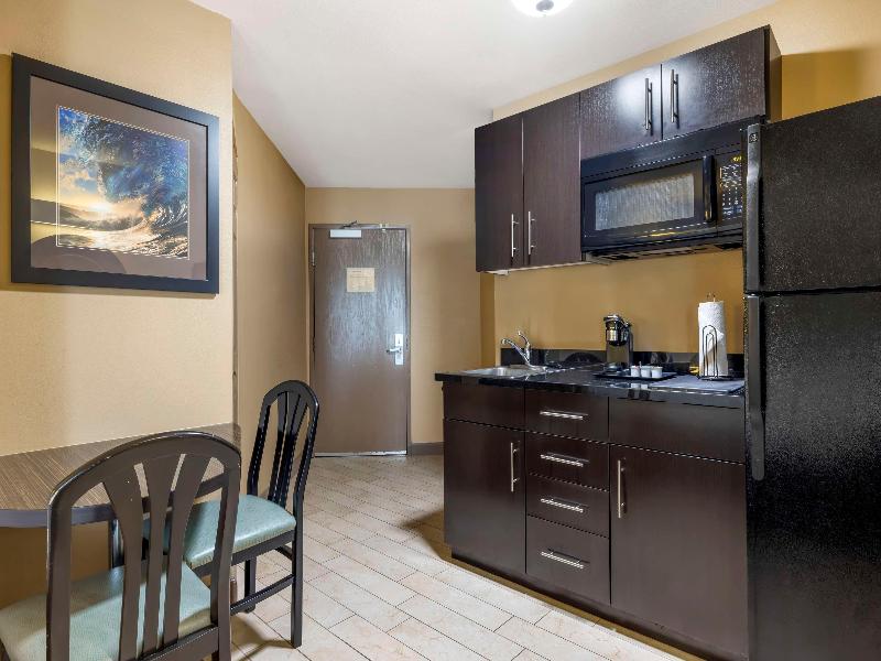 Best Western Plus Oceanside Palms image