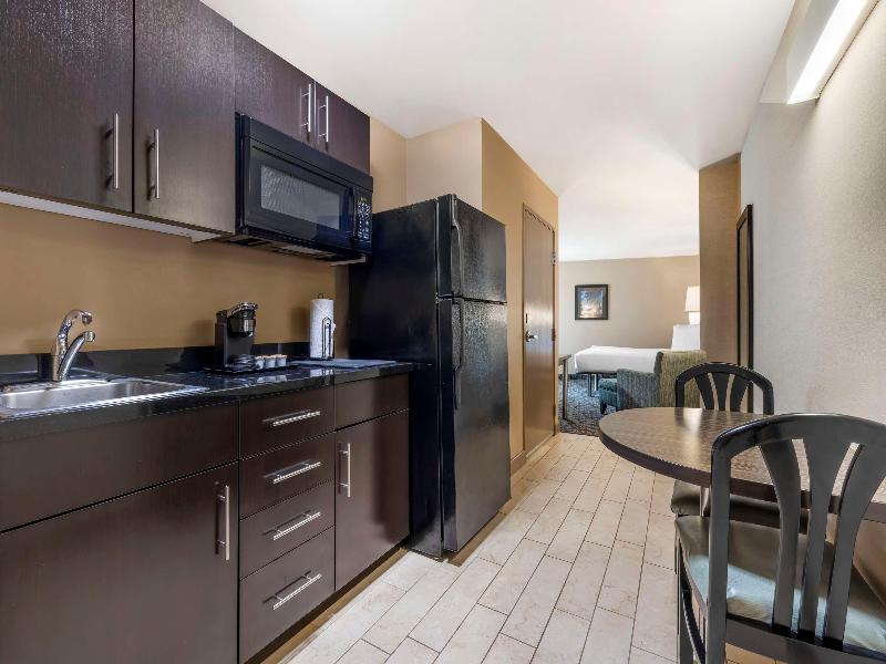 Best Western Plus Oceanside Palms image