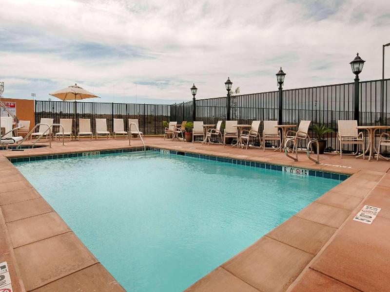 Wyndham Garden Lancaster Ca image